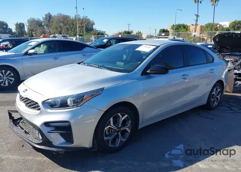 2021 Kia Forte Lxs из США, поврежденный, VIN 3KPF24AD7ME327084